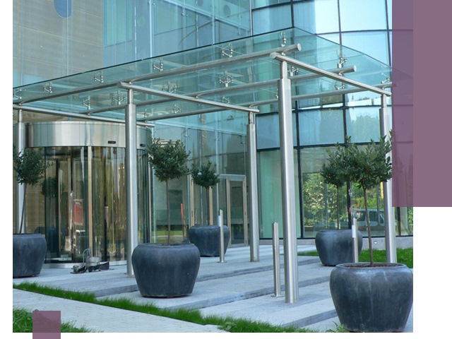 Навесы из стекла на заказ в Королёве — монтаж и установка