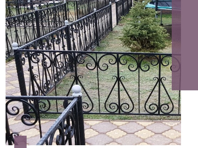 Кованые газонные ограждения под ключ в Королёве