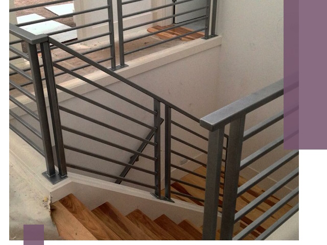 Изготовление поручней из металла и дерева в Королёве